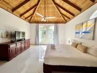 Casati Pearl House, Big House with Private Pool!