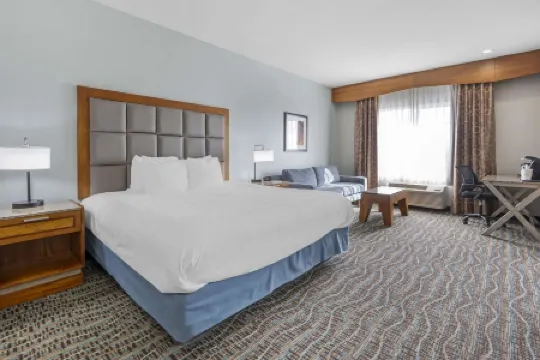 Best Western Plus Peppertree Inn at Omak