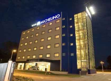 Michelino 75 by the Sydney Hotel