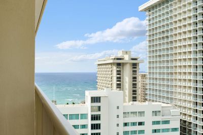 2ベッドルーム　スイート　バスルーム1室付　パーシャルオーシャンビュー オハナ・ワイキキ・イースト by アウトリガーの写真