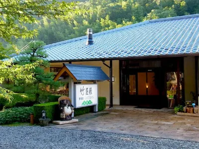 Ryokan Takeyashiki JR Tsuruwa station 주변 호텔