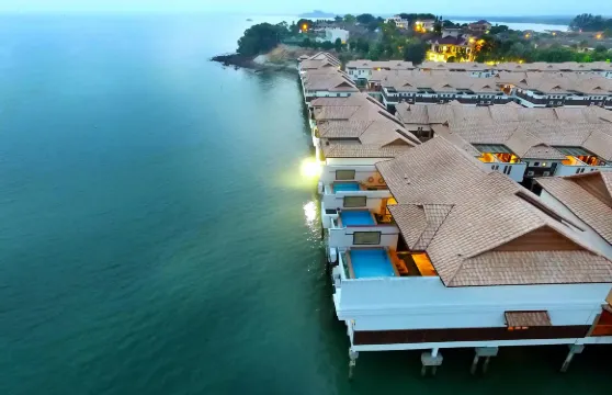 麗昇海上泳池別墅