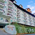 Astana Holiday Apartment (Golf Course View)