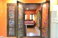 Baan Nai Soi Homestay