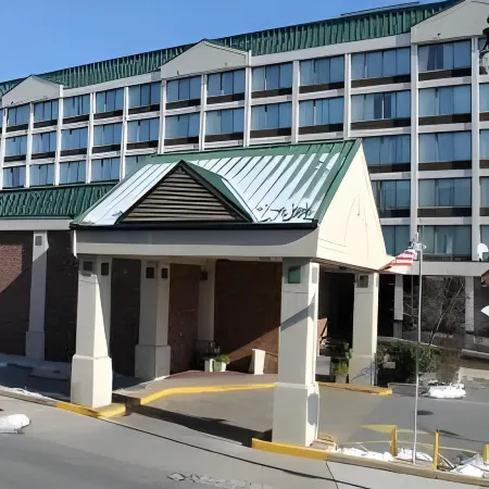 Ramada by Wyndham Cumberland Downtown