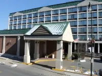 Ramada by Wyndham Cumberland Downtown
