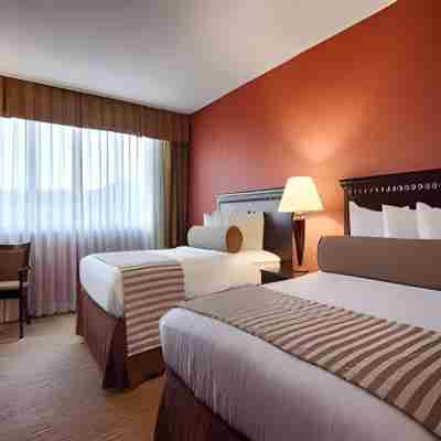 Quality Inn & Suites East Syracuse - Carrier Circle Rooms