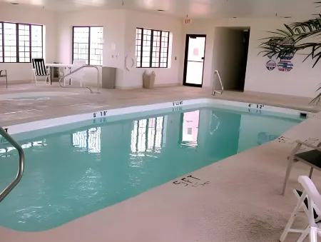 Holiday Inn Express & Suites Plainview