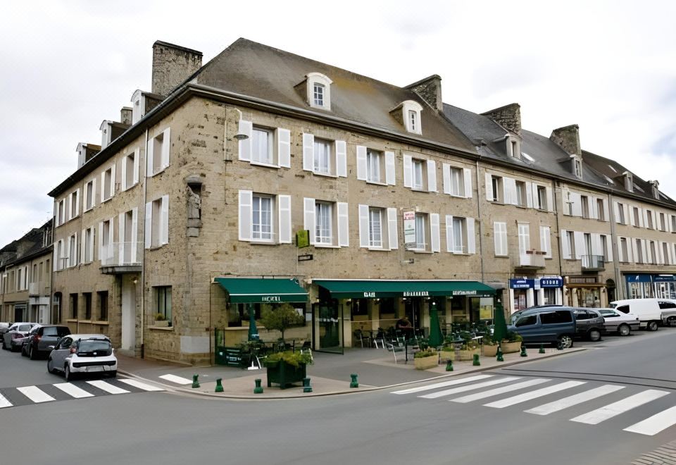 LOGIS -Hotel & Restaurant de la Place - Housity