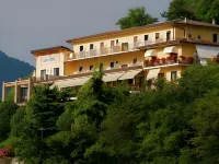 Village Hotel Lucia Hotels in Tremosine
