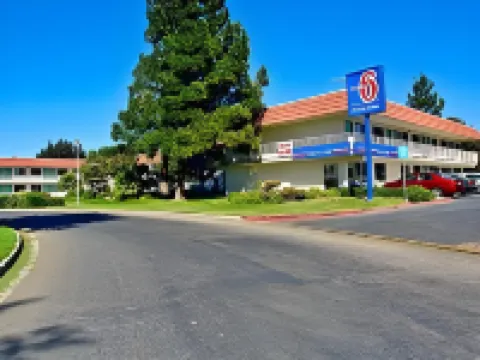 Motel 6 King City, CA Hotels near King City High School