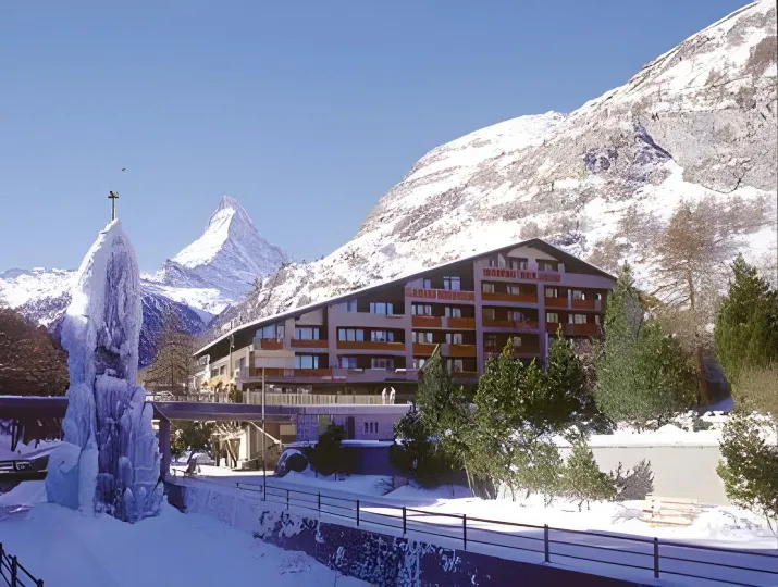 Swiss Alpine Hotel Allalin