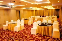 Kyriad Hotel Nashik - ที่มีฟิตเนส