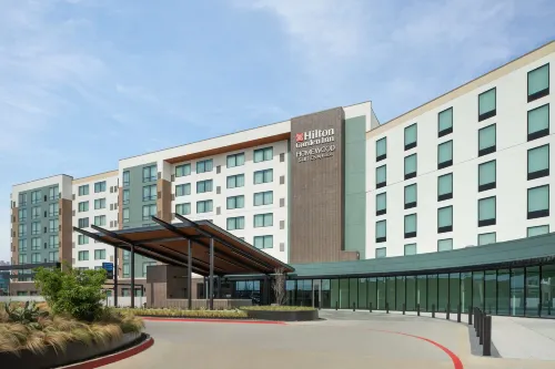 Hilton Garden Inn Grand Prairie at EpicCentral - bar