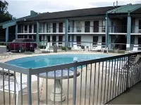Camilla Inn & Suites