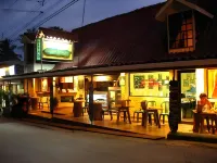 El Sano Banano Beachside Hotel