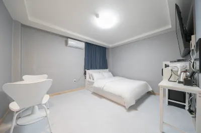 Stay in Pocheon Hotels near Guntan Park