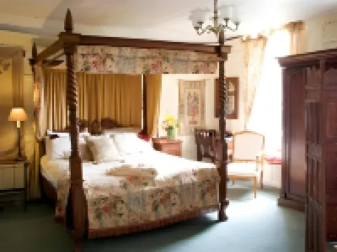 Compton House Hotels in 