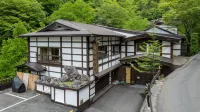 Shirahone Onsen Tsuruya Ryokan Hoteles cerca de Kappa Bridge