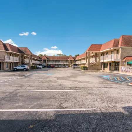 Quality Inn Little Creek Отели рядом с достопримечательностью «Чикс-Бич»