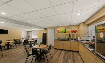 Quality Inn & Suites Near I-480 and I-29