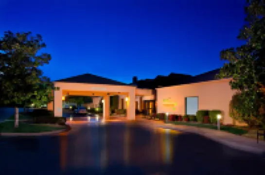 Courtyard Little Rock West Các khách sạn ở 