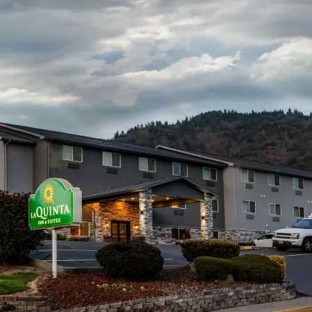 La Quinta Inn & Suites by Wyndham Grants Pass