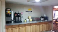 Days Inn by Wyndham West Memphis - parking