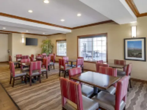 コンフォート イン & スイーツ ジレット ニア キャンベル メディカル センター ジレットのホテル