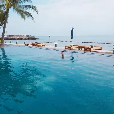 Allisa Resort Hotel Hotel berhampiran Pantai Sambolo