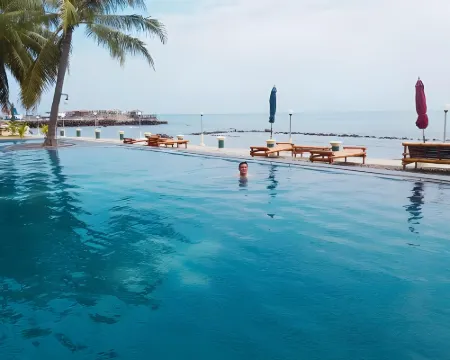 Allisa Resort Hotel Hoteles en Anyar