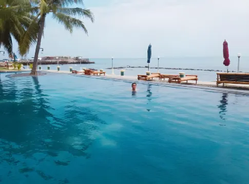 Allisa Resort Hotel Hotels near Anyer Beach