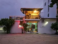 Coquillage Inn Hotels in Dhigufinolhu