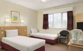 Days Inn by Wyndham Warwick South M40