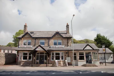 The Royal Hotel Các khách sạn ở Carnforth