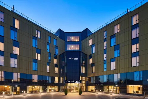 Courtyard London Heathrow Airport Hotels in Hayes