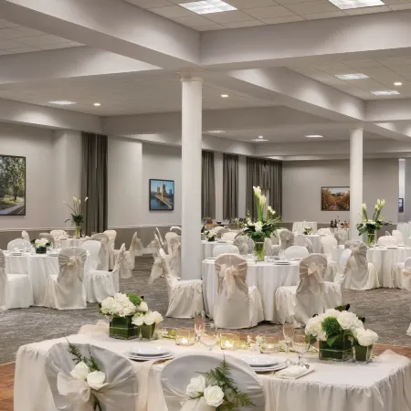 Four Points by Sheraton Sacramento International Airport Отели рядом с достопримечательностью «Арена Арко»