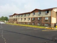 Super 8 by Wyndham Bedford Hotel di Bedford Township