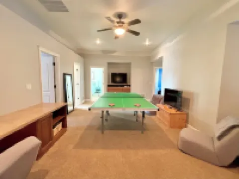 Relax & unwind in sun rm yoga rm & private HOT TUB Hotels in Eagle