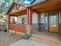 Spacious 1 Level Sisters Home - Walk to Downtown Hotels in Sisters