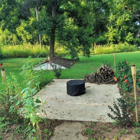 Serenity's Sanctuary in this quiet, peaceful 2 bdr 1 bath bungalow. Pet friendly Отели в г. Кушинг