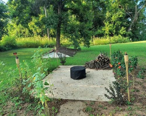 Serenity's Sanctuary in this quiet, peaceful 2 bdr 1 bath bungalow. Pet friendly Hotels in Cushing