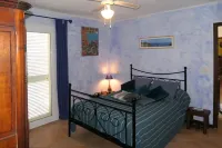 Rental in house 2 to 8 pers. 130m2, terrace 70m2 on gulf, beach 300m.