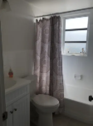 Steps to Siesta Key BEACH!  Pool, Tennis Court, Shuffle Board, Basketball!