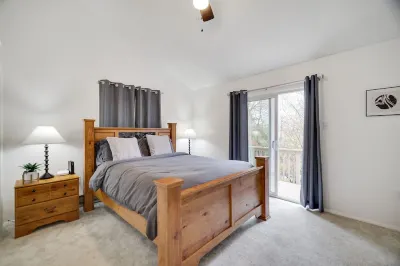 Poconos Lakeside:  Hot Tub & Game Room! Steps Away from Lake Beach and Pool