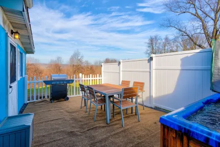 Mountain Vista Lodge w/hot tub & arcade