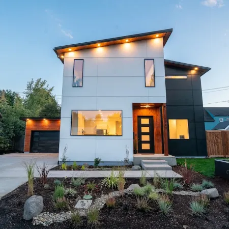 Spacious Modern Escape Near UO Campus
