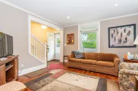 Unit 1: Beautiful townhouse near to Petoskey shopping, restaurants and trails.