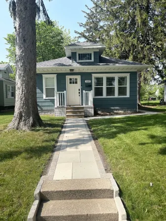 Only a half mile to Notre Dame  and Eddy street  Just Remodeled Отели в г. Саут-Бенд