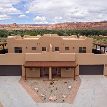 SG3 Private hot tub, Ping pong, Badminton, Huge Patio, Views